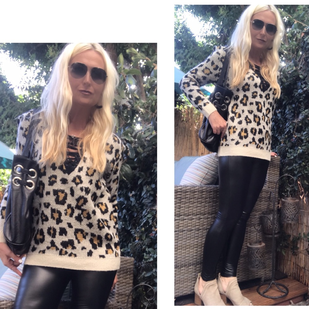 ☕️Leopard Print Lace Up Sweater🤩